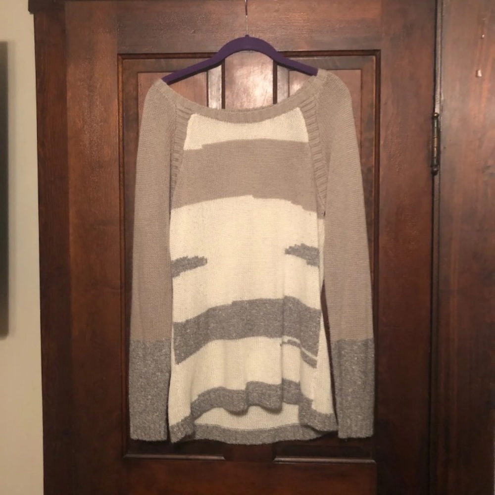 Sweater - Picture 1 of 3